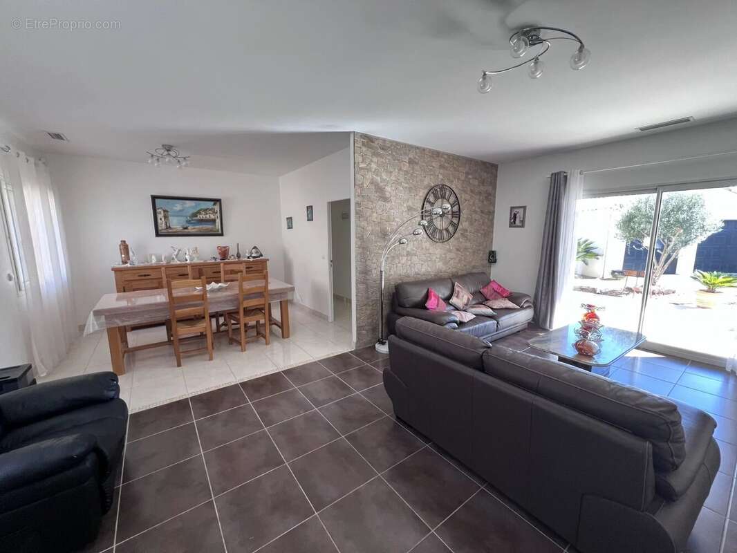 Maison à COURNONSEC