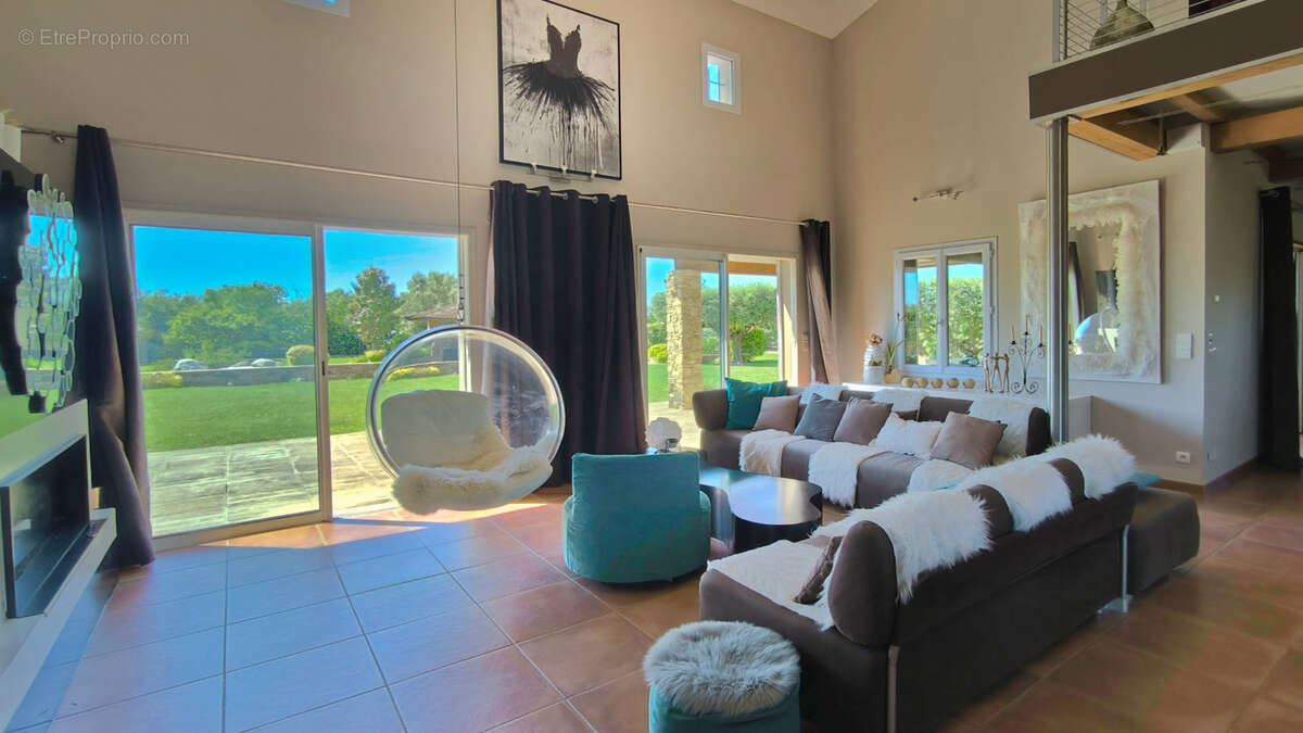 Propriété d’exception avec piscine et 3 600 m2 en bordure de campagne près d’Uzès - photo 5