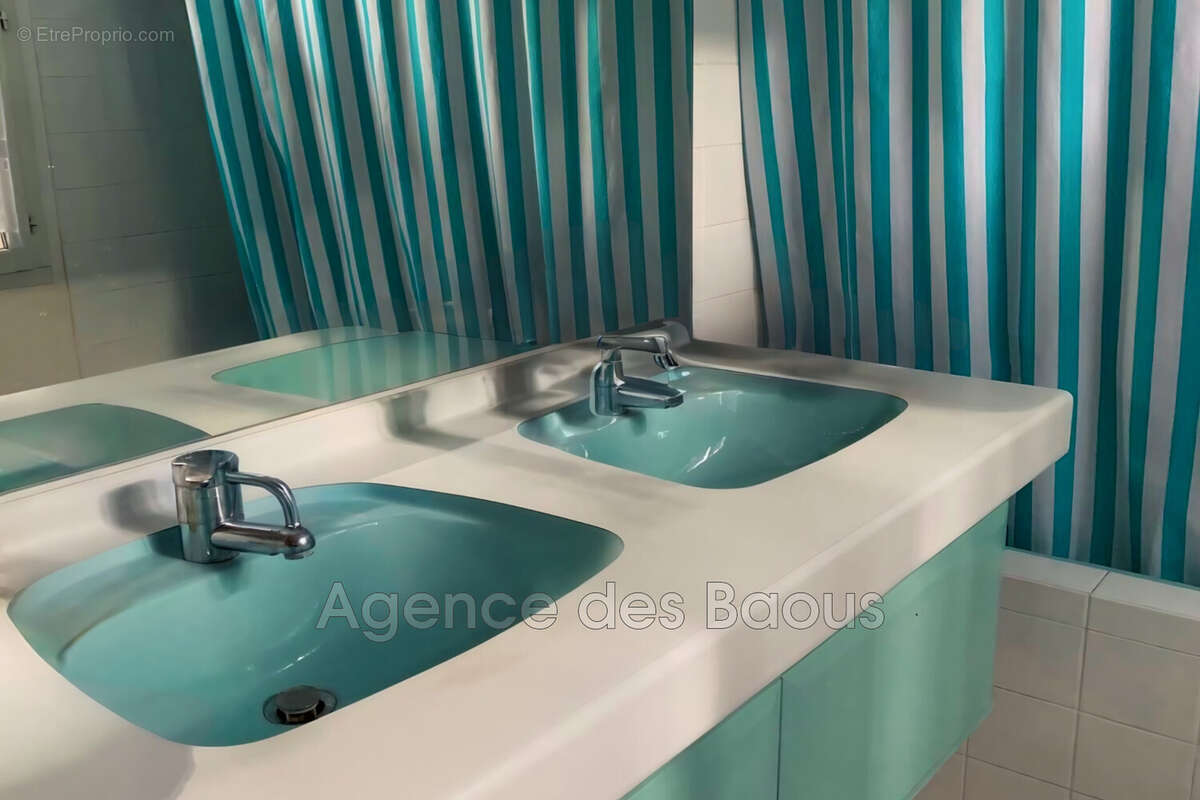 Maison à TOURRETTES-SUR-LOUP