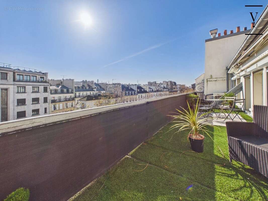 Appartement à PARIS-8E