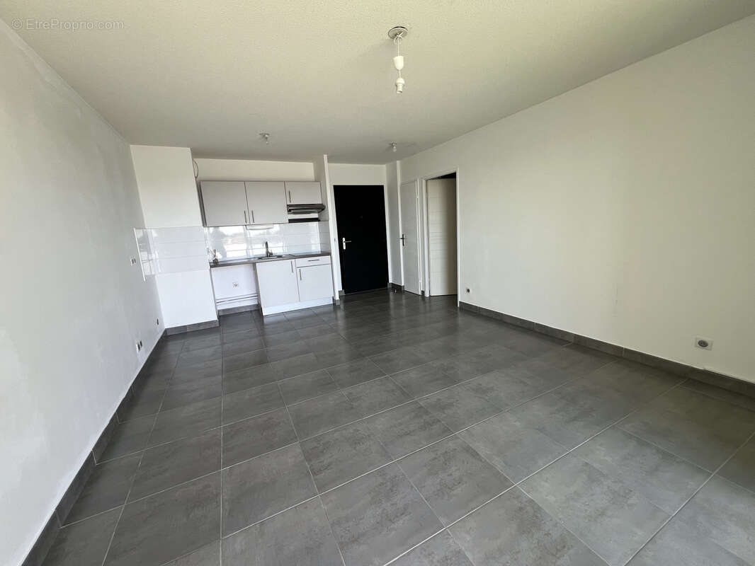 Appartement à LATTES