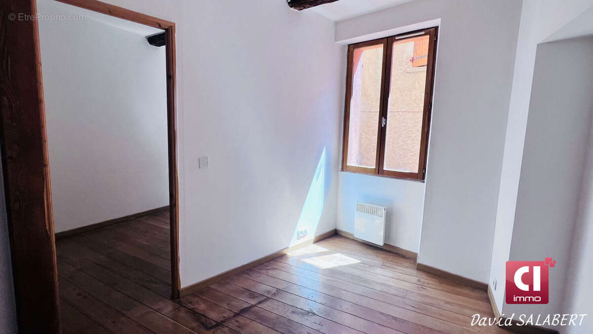 Appartement à LA ROQUEBRUSSANNE