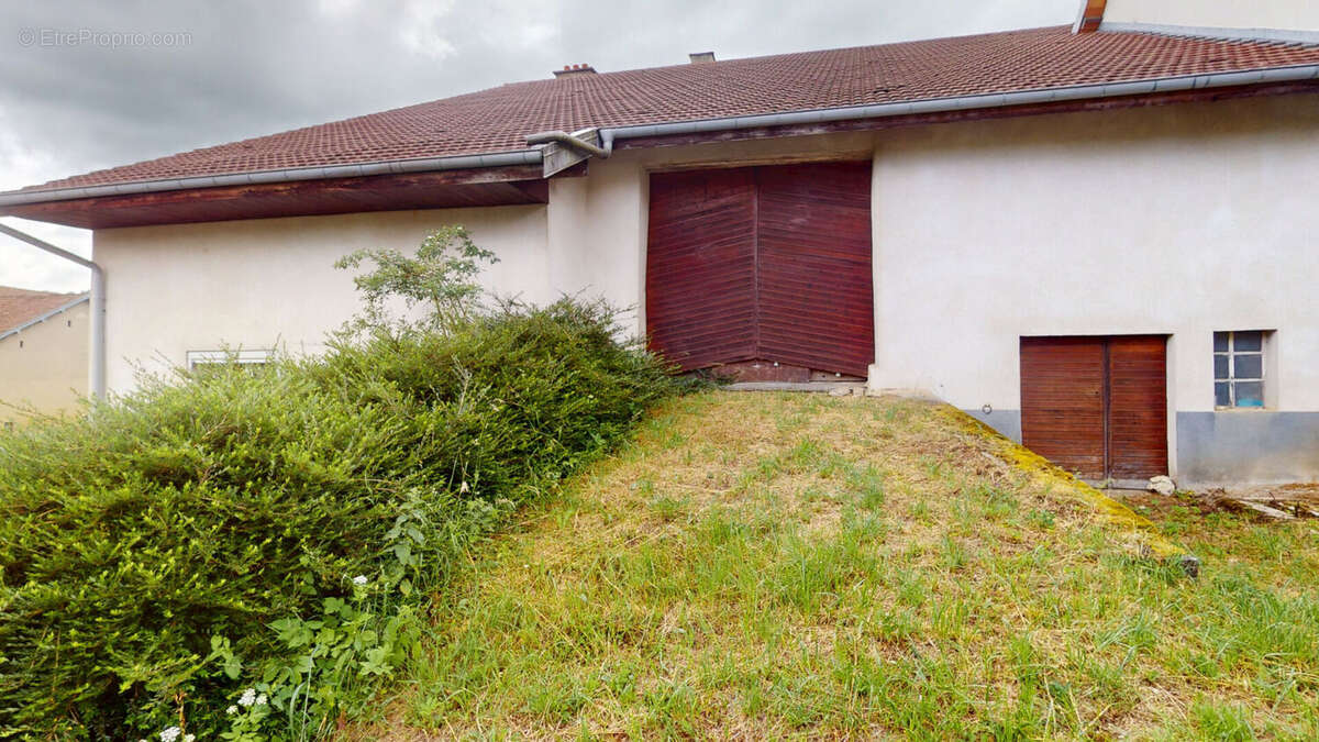 Maison à VYT-LES-BELVOIR