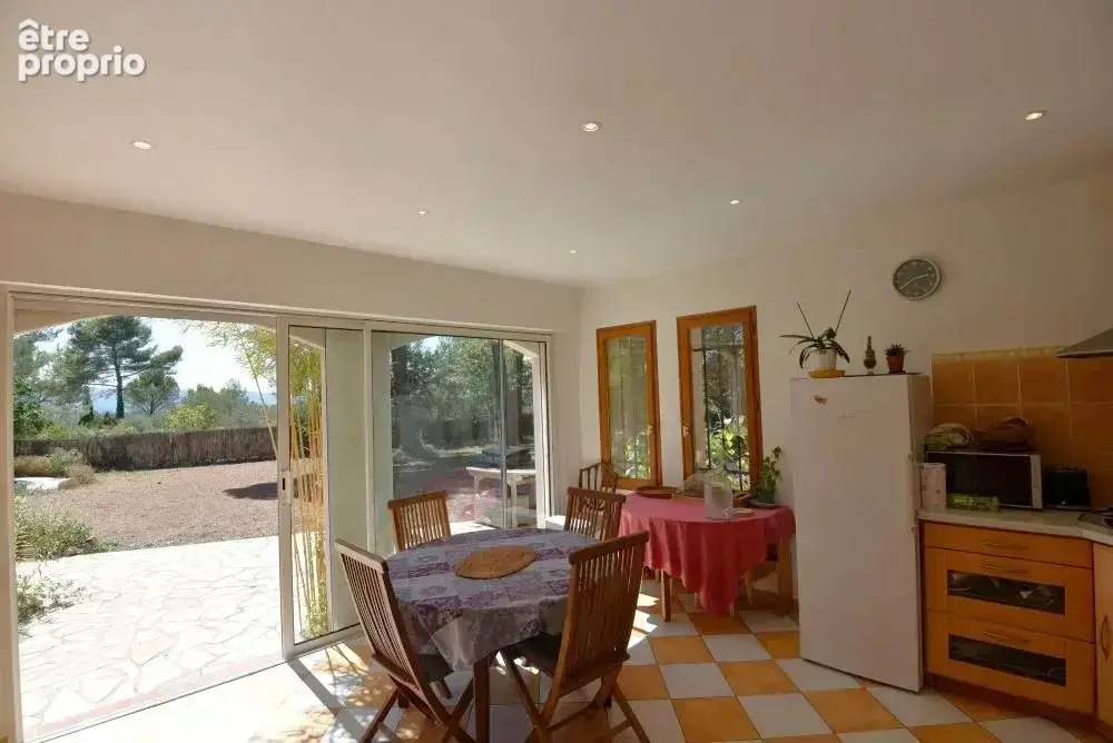 Villa de caractère avec 4 chambres et piscine terrain de 2095 m² - photo 6