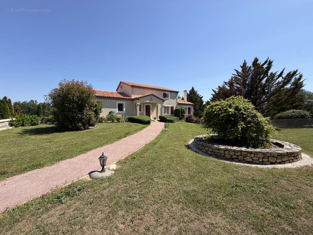 Maison à HAUTEFAGE-LA-TOUR