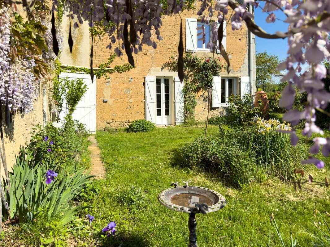Maison 225 m² à La Cote-Saint-Andre  - photo 3