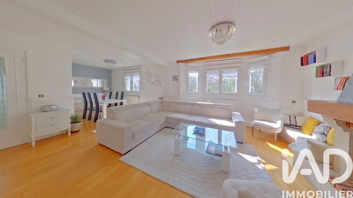 Photo 1 - Maison à COMBS-LA-VILLE