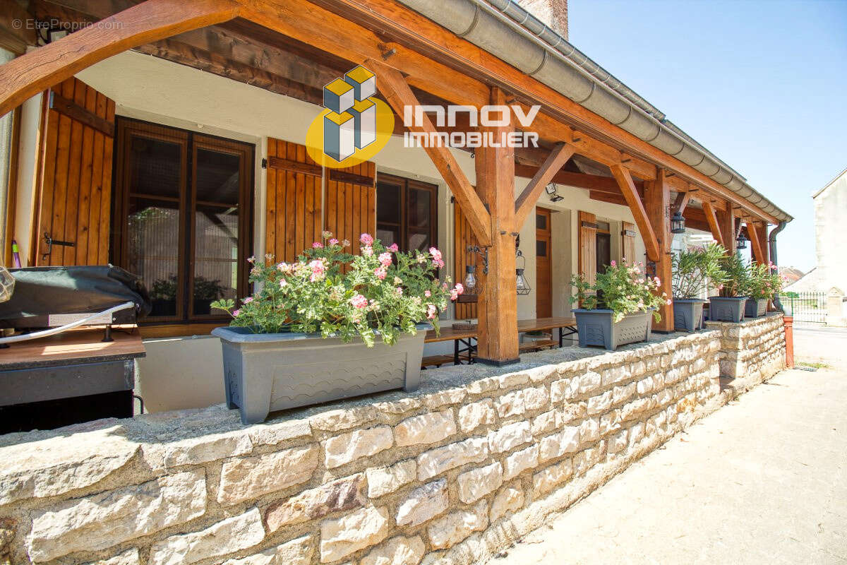 Maison à SAINT-LOUP-DE-VARENNES