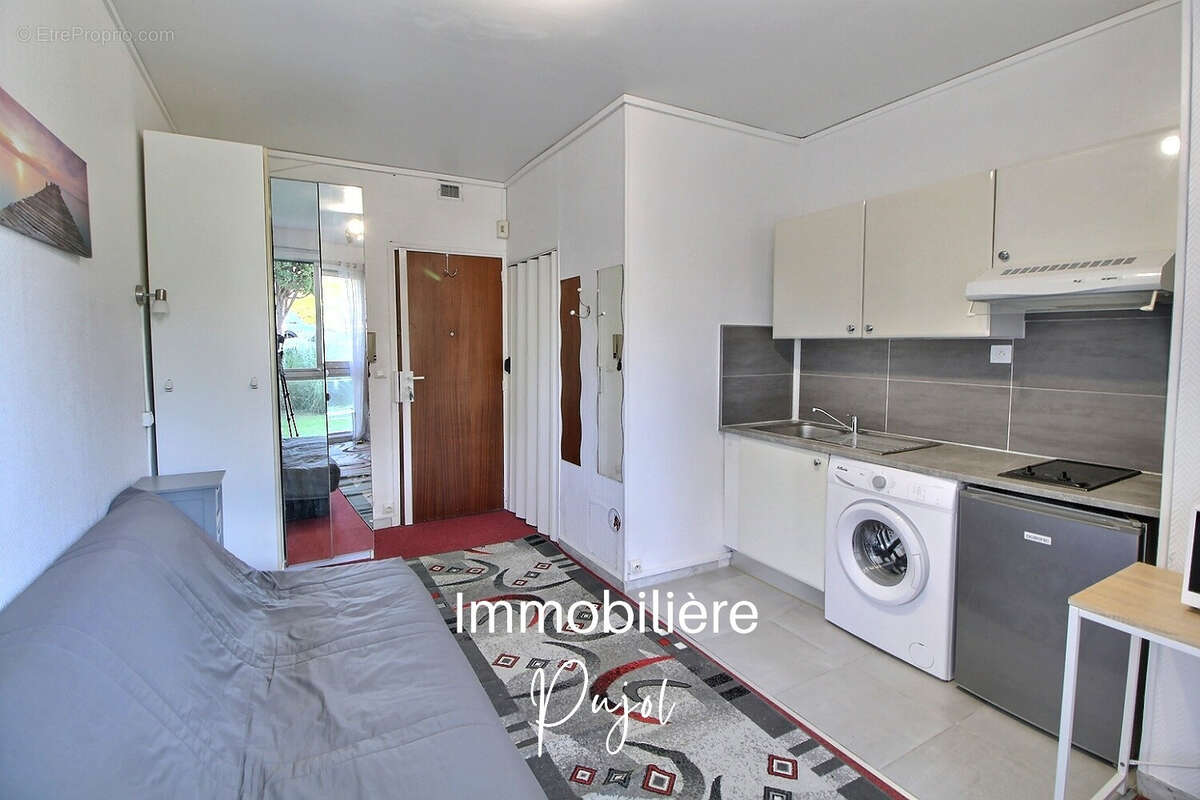 Studio 16 m2 - Résidence Les Alpilles - Corniche Kennedy - photo 3
