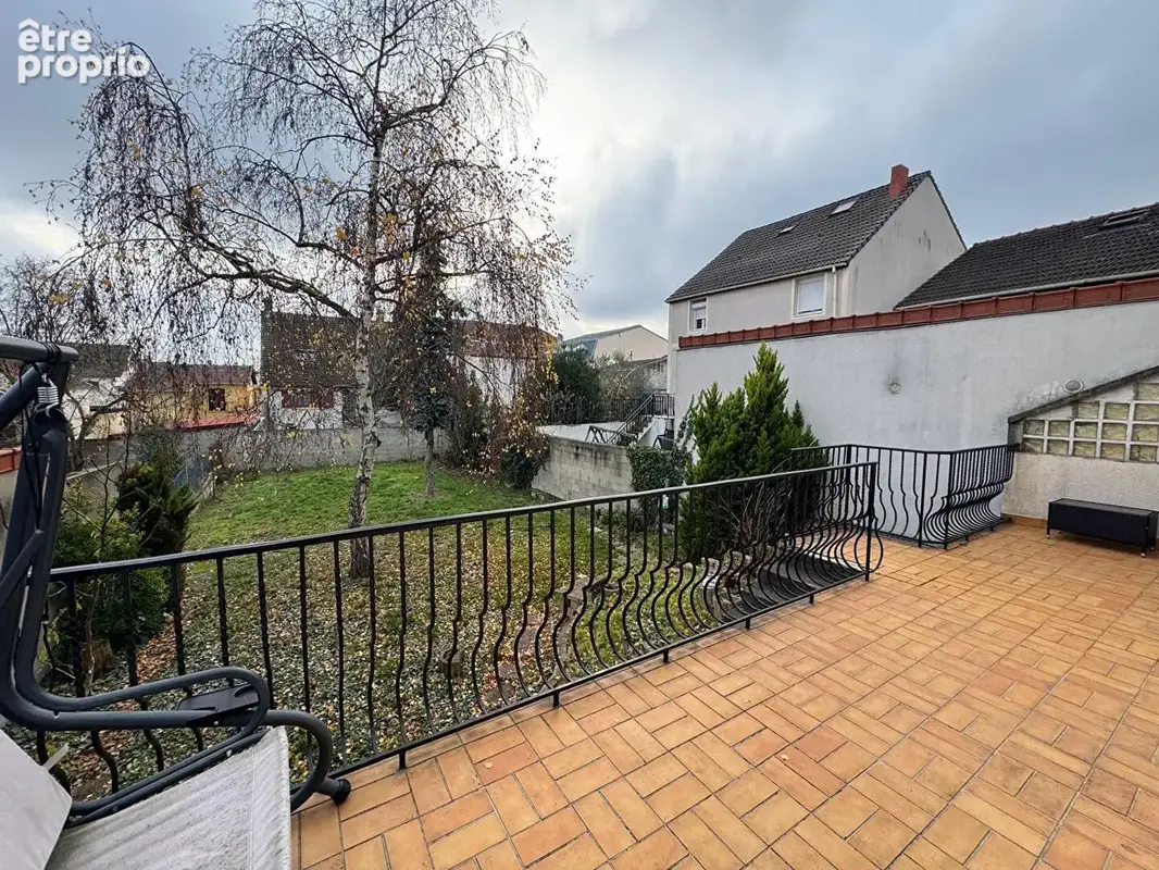 STAINS  Maison familiale 100 m²  Terrain 396 m²  Garage  Sous-sol total  355 300  FAI - photo 3