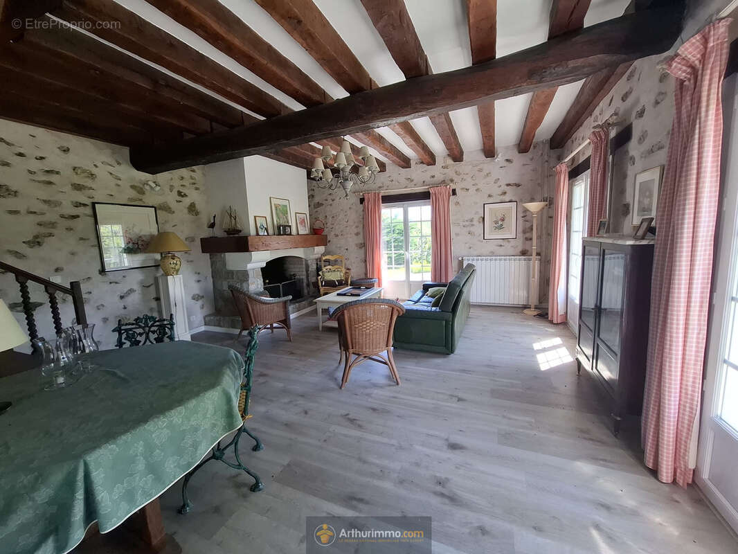Maison à COULOMMIERS
