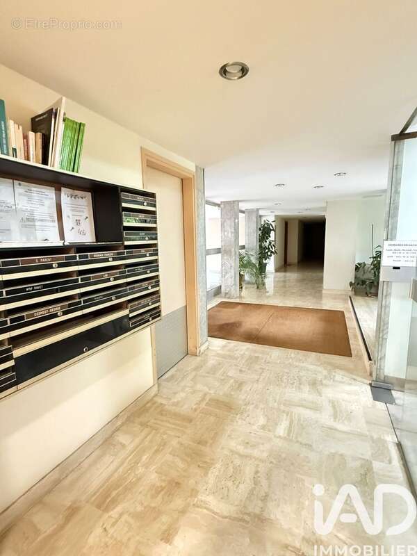 Photo 2 - Appartement à GARCHES