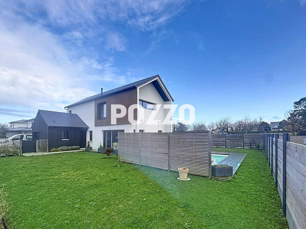 Maison à SAINT-PAIR-SUR-MER