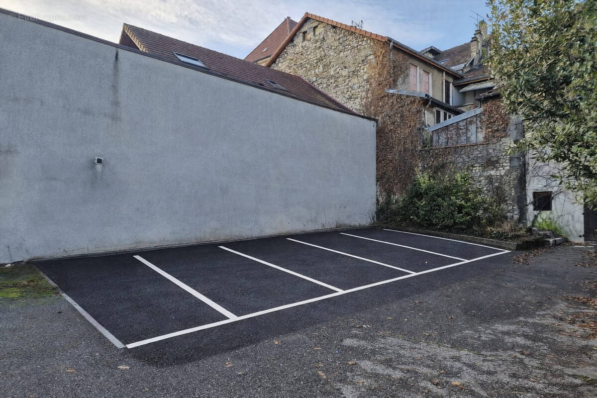 Parking à BELLEY