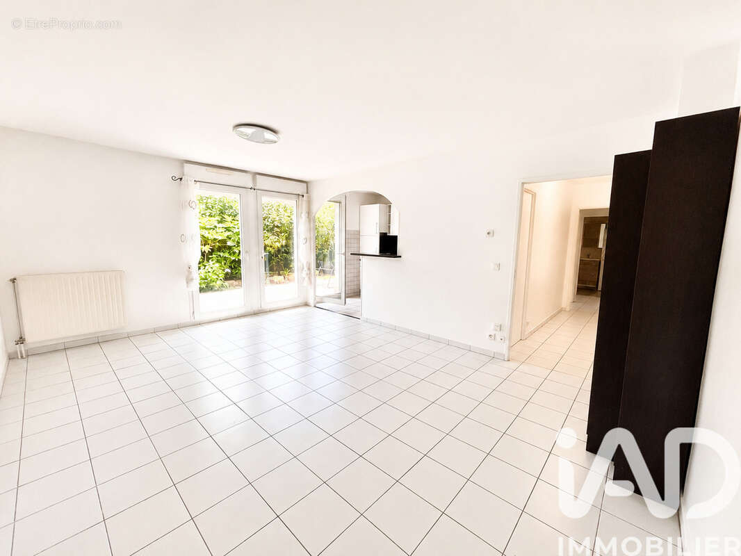 Photo 3 - Appartement à SAINTE-GENEVIEVE-DES-BOIS