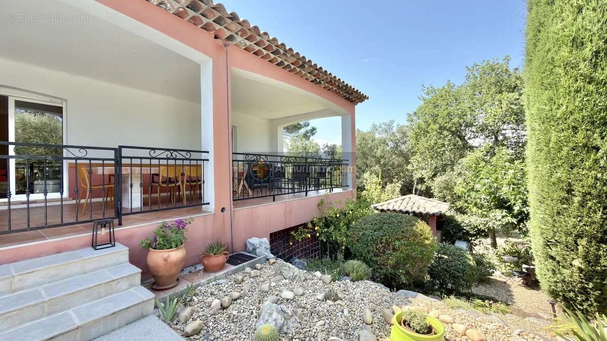 Maison à FREJUS