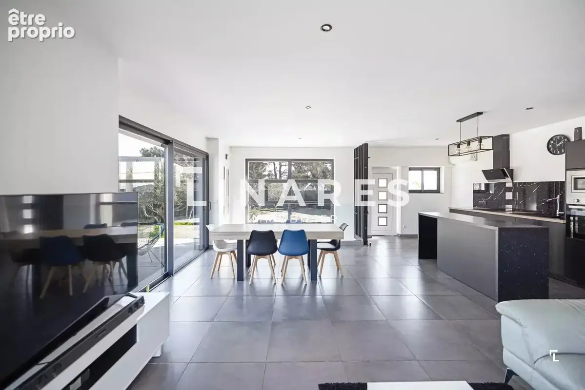 LA VERDOYANTE - Villa T5 de 180m² -  Piscine - Garage de 33m² - Terrain 1280m² - 13011 EOURES - photo 11