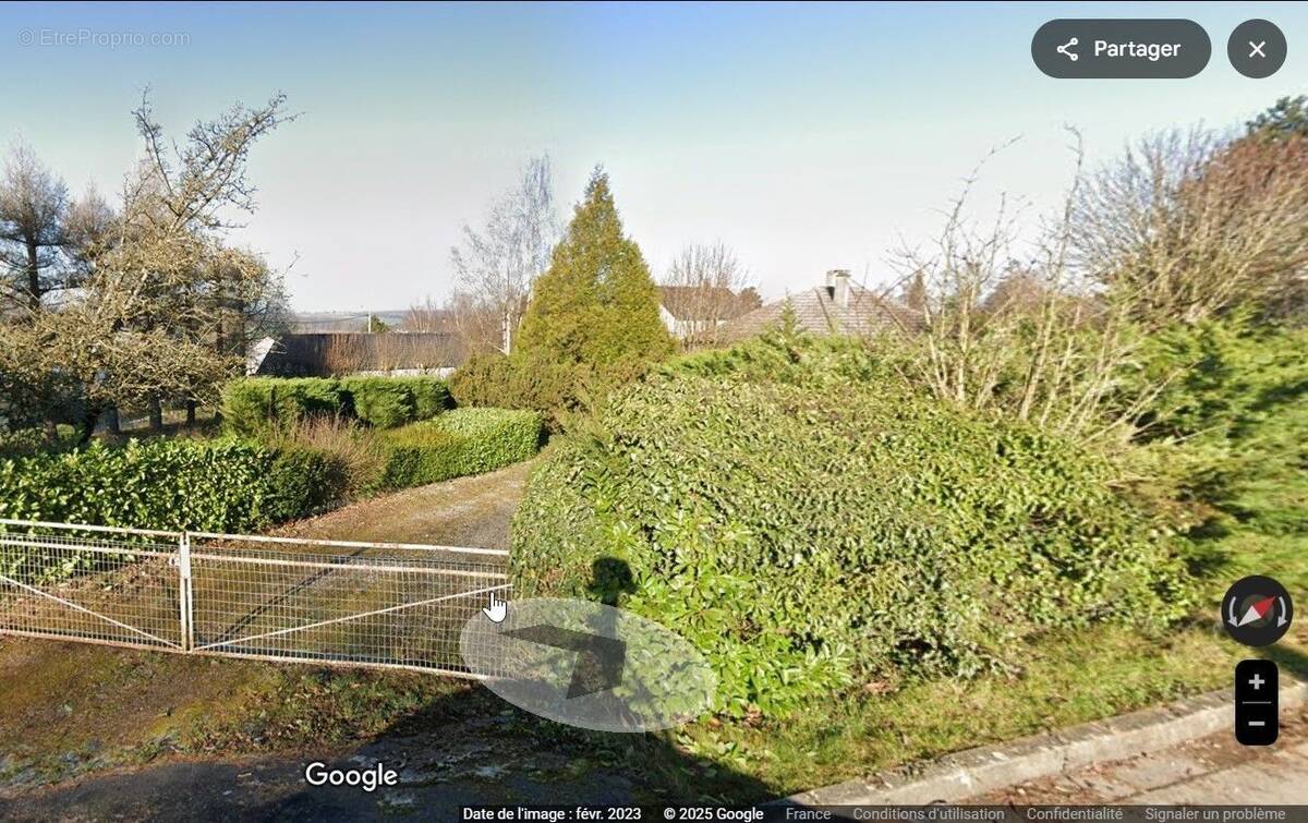 Terrain à SAINS-EN-AMIENOIS