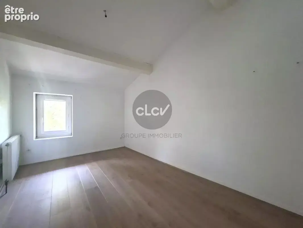 Caluire-et-Cuire – T3 duplex avec plafond à la française et vue sur le Rhône - photo 7