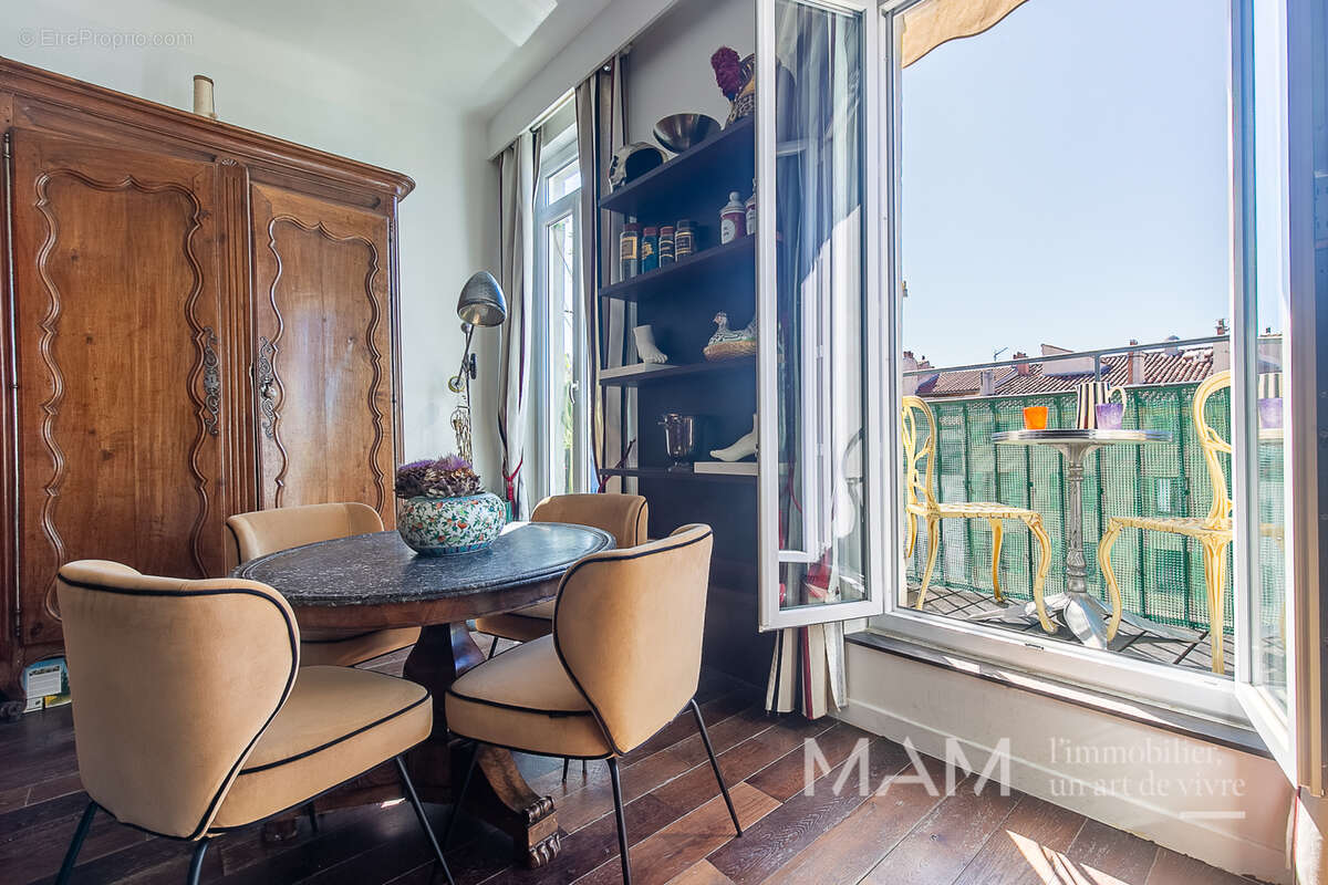 Appartement à MARSEILLE-1E