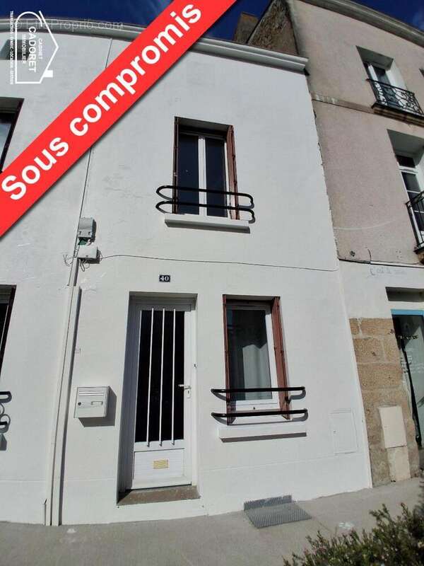   - Maison à PAIMBOEUF