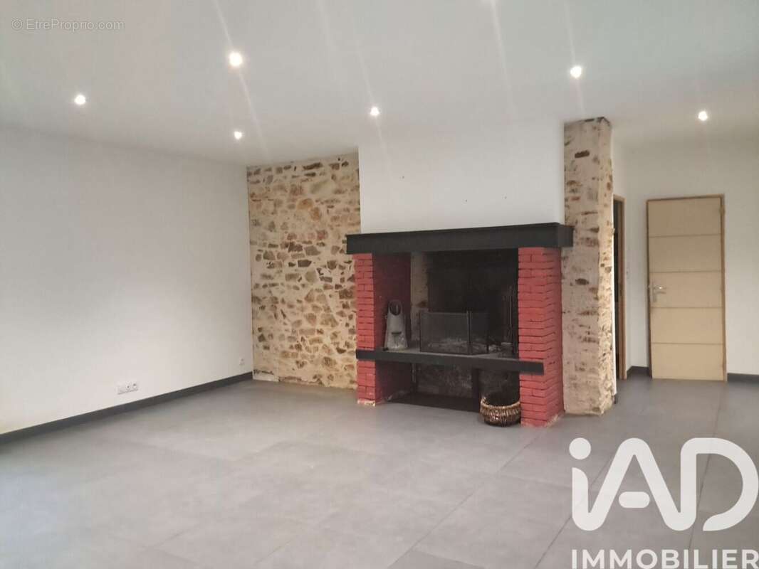 Photo 4 - Maison à LA POUEZE