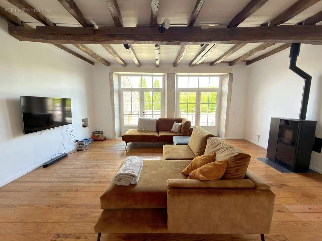 Charmante Propriété en Pierres avec Grange et Piscine ! - photo 4