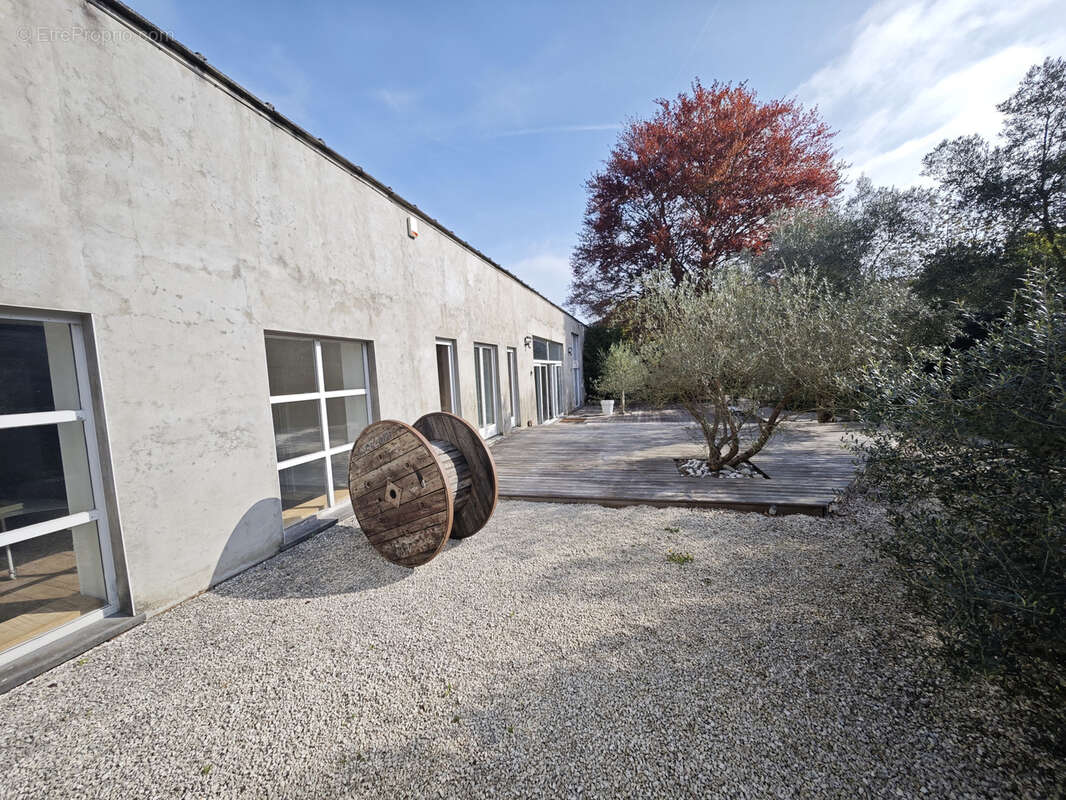 À vendre ensemble immobilier professionnel de 4 060 m2 sur 5 506 m2 de terrain - photo 4