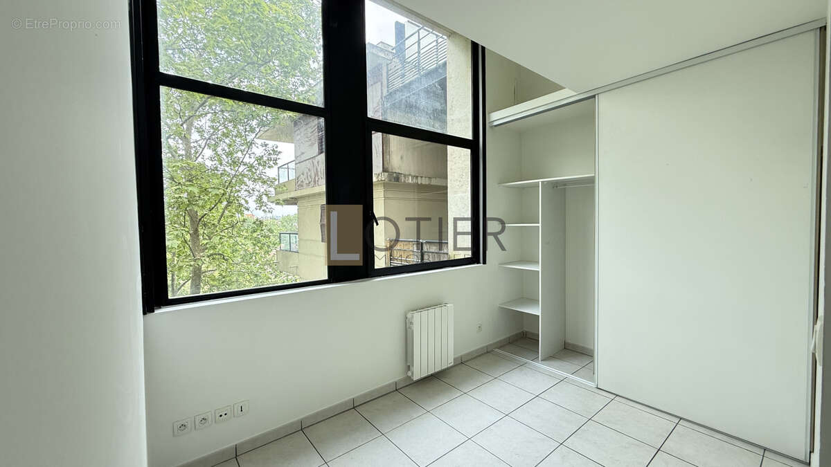 Espace Saint-Charles : T2 bis avec Terrasse, Mezzanine et garage privé. - photo 7
