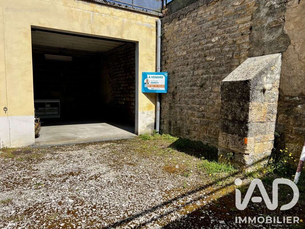 Parking 23 m² à Ornans  - photo 2