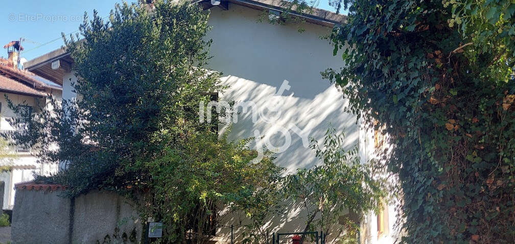 Maison à DURBAN-SUR-ARIZE