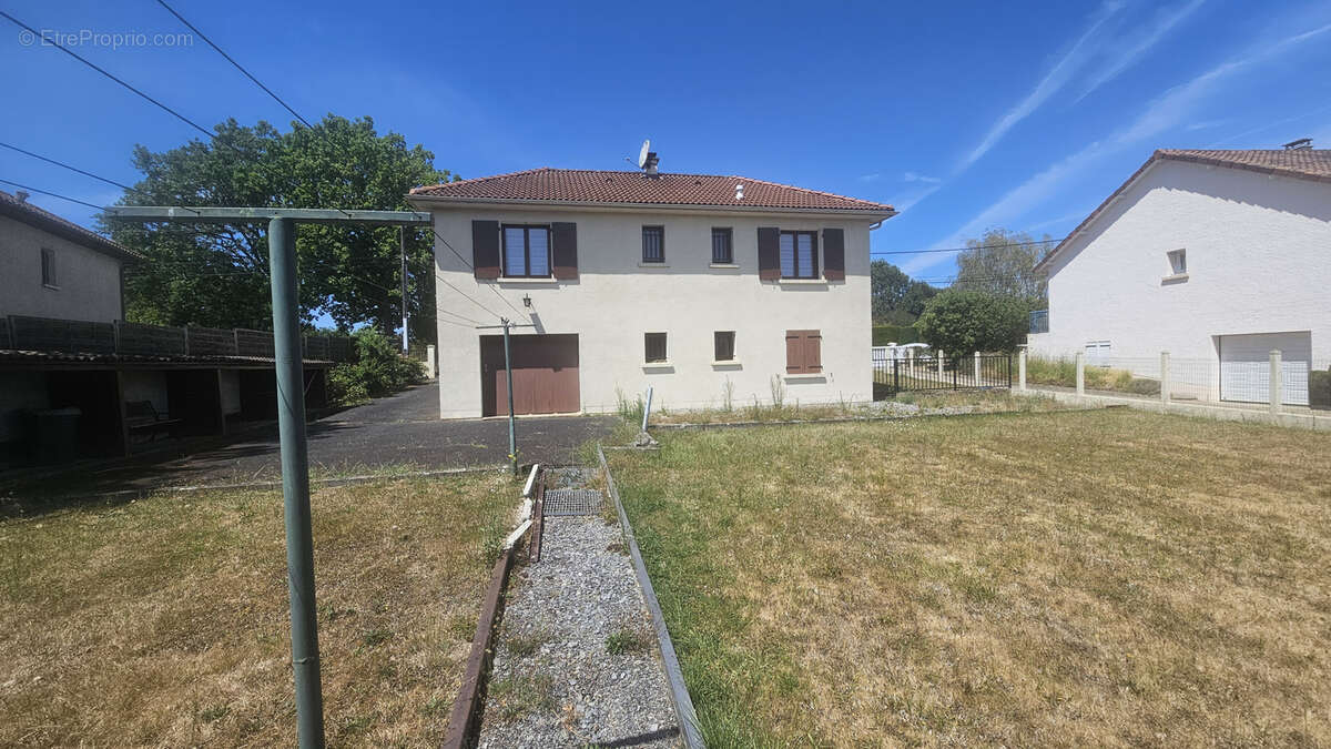 Maison à PEYRAT-DE-BELLAC