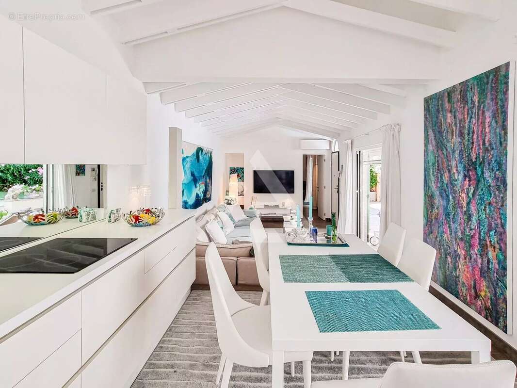 Appartement à EZE