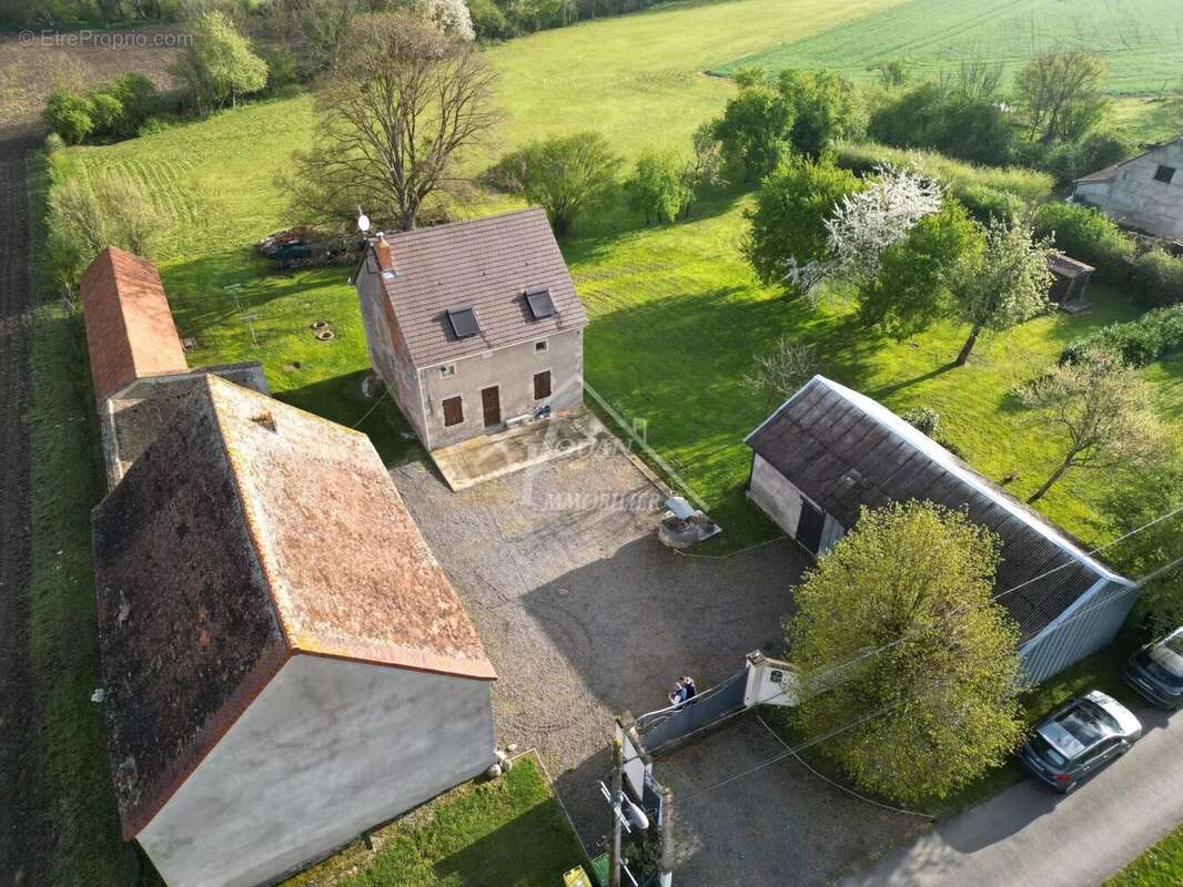 Maison à BROUT-VERNET