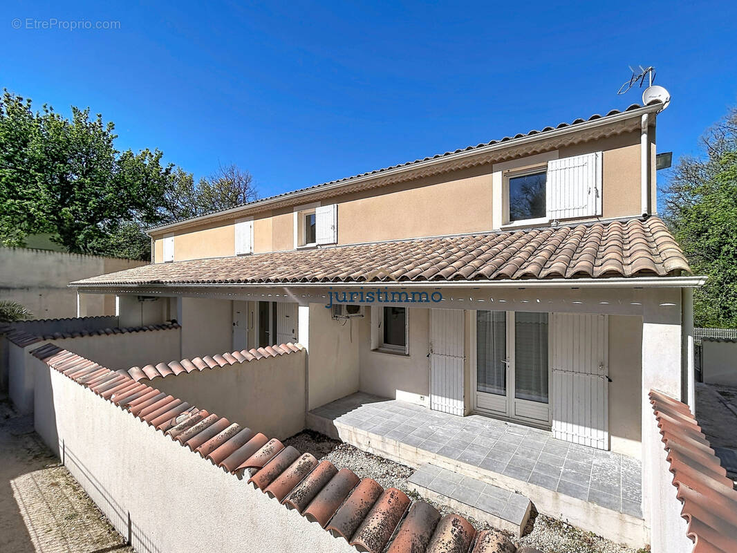 Maison à BOLLENE