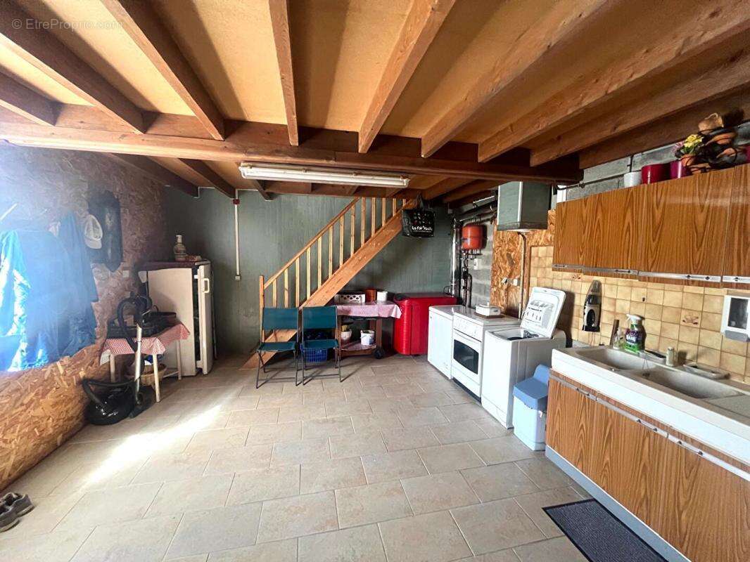Maison  5 pièce(s) 109 m2 avec garage et dépendances - photo 13