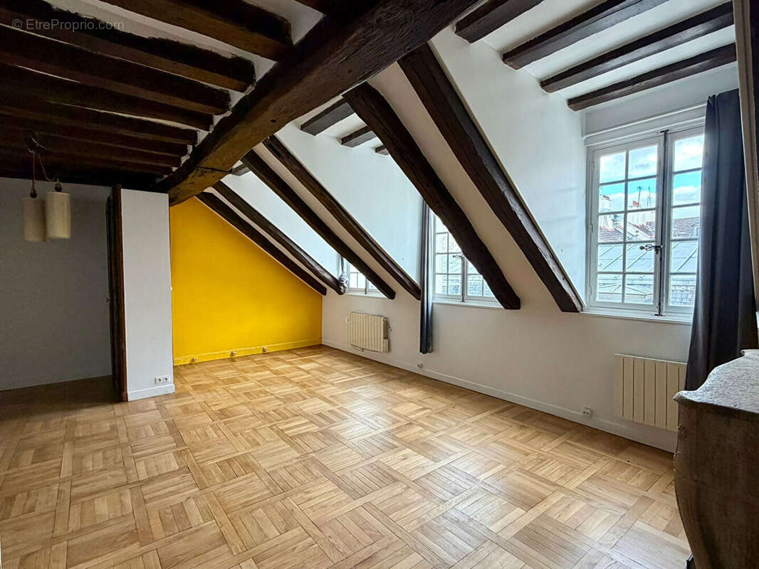 Appartement à PARIS-4E