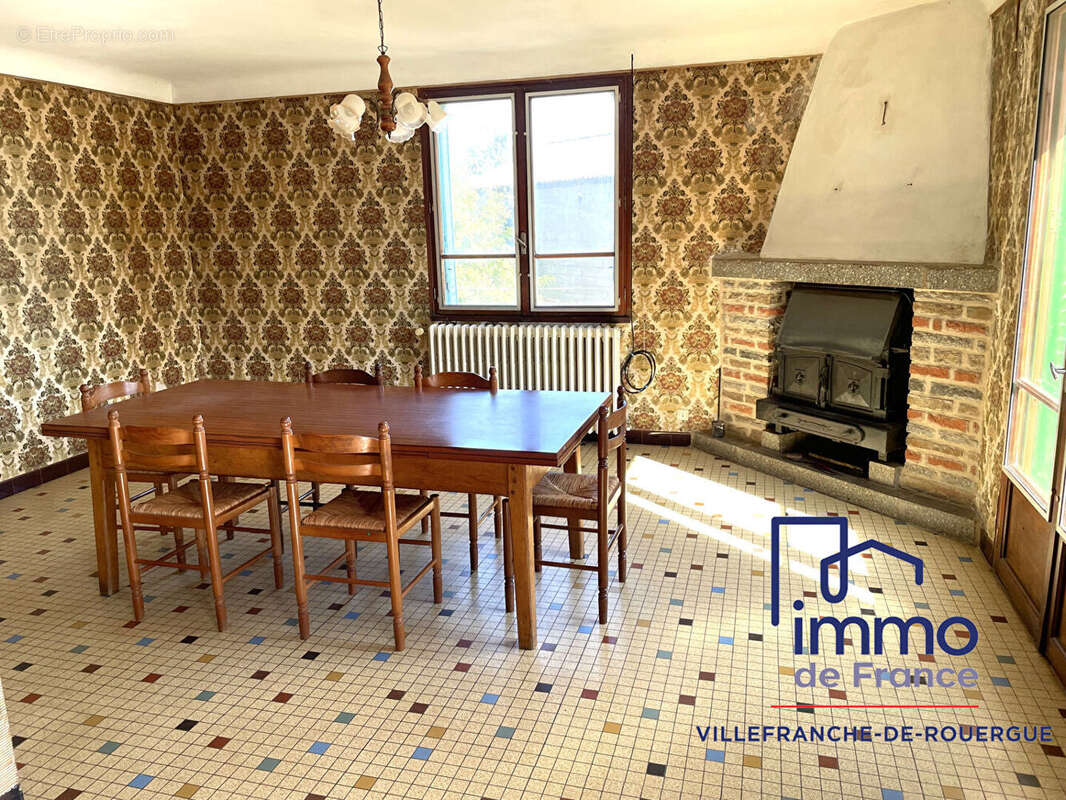 Maison 126 m2 + dépendances sur terrain de 8617m². - photo 6