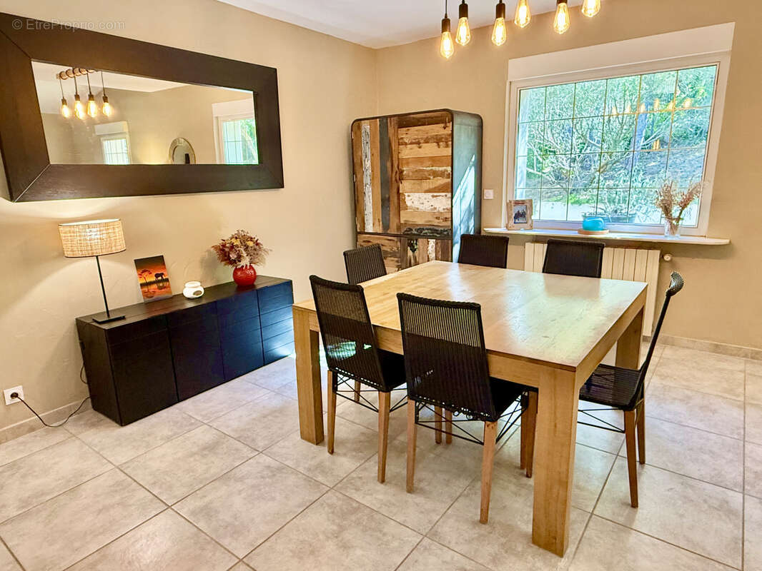 Maison à VAILHAUQUES