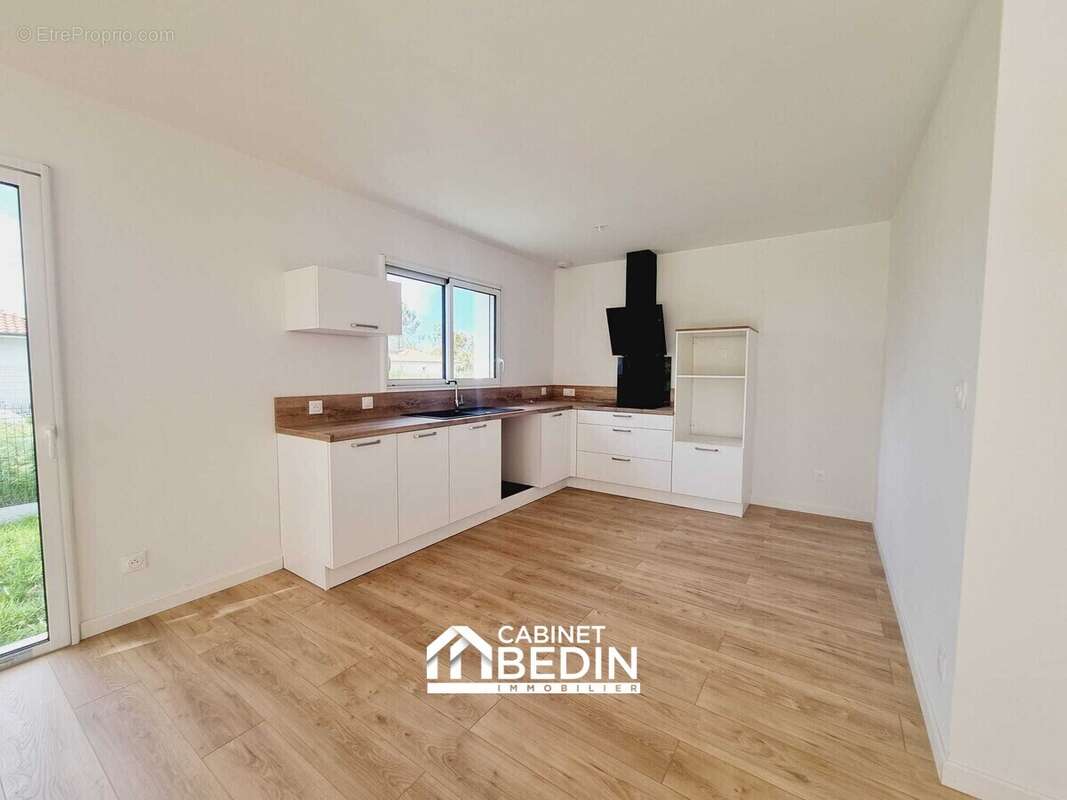 Maison à PARENTIS-EN-BORN