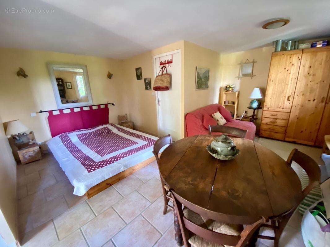 Maison à SAINTE-ALVERE