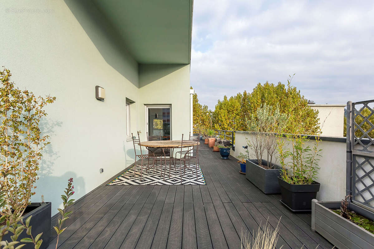 Exclusivité - Appartement T5 119m2 et Rooftop - Lyon 9 - photo 3
