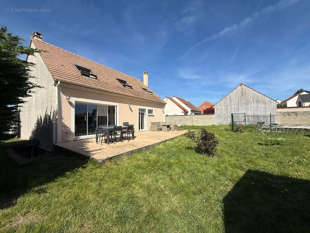 Maison à LIVERDY-EN-BRIE