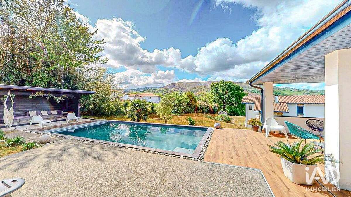 Maison 230 m² à Urrugne  - photo 2