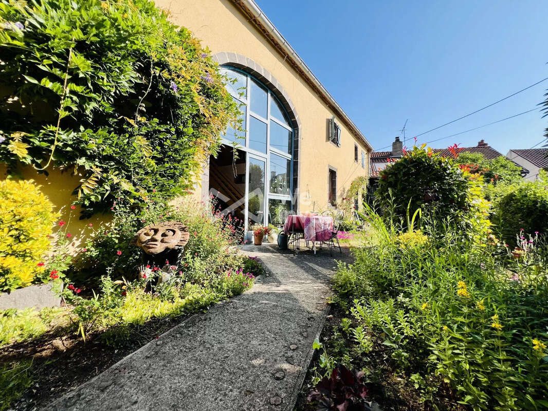 Maison à COMBRONDE