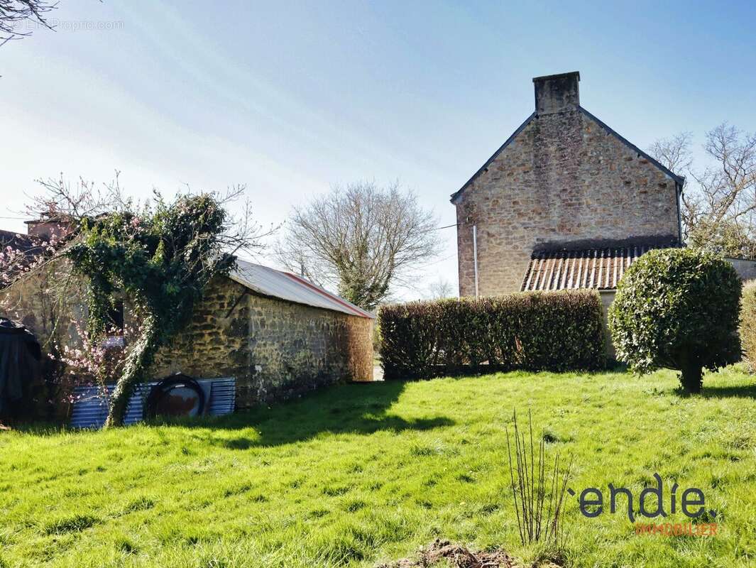 Ensemble immobilier de caractère avec dépendances et prairies  Campagne morbihannaise - photo 5