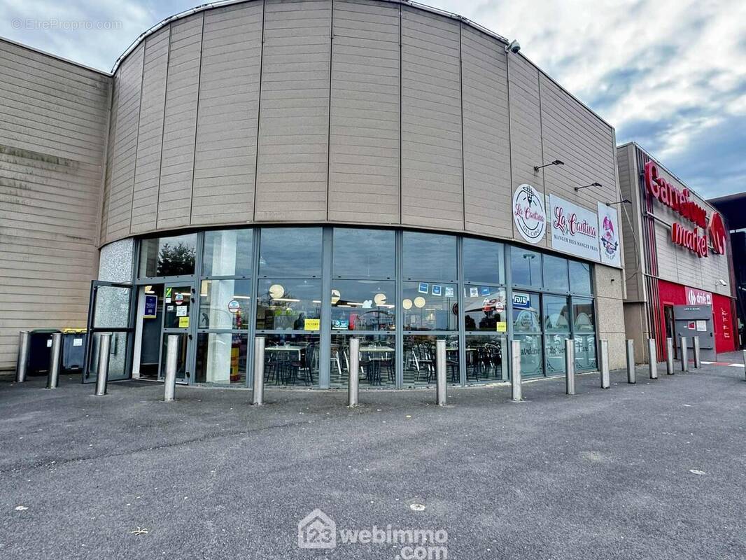 Un restaurant accueillant, prêt à séduire vos futurs clients. Allons le découvrir ! - Commerce à FRESNOY-LE-GRAND