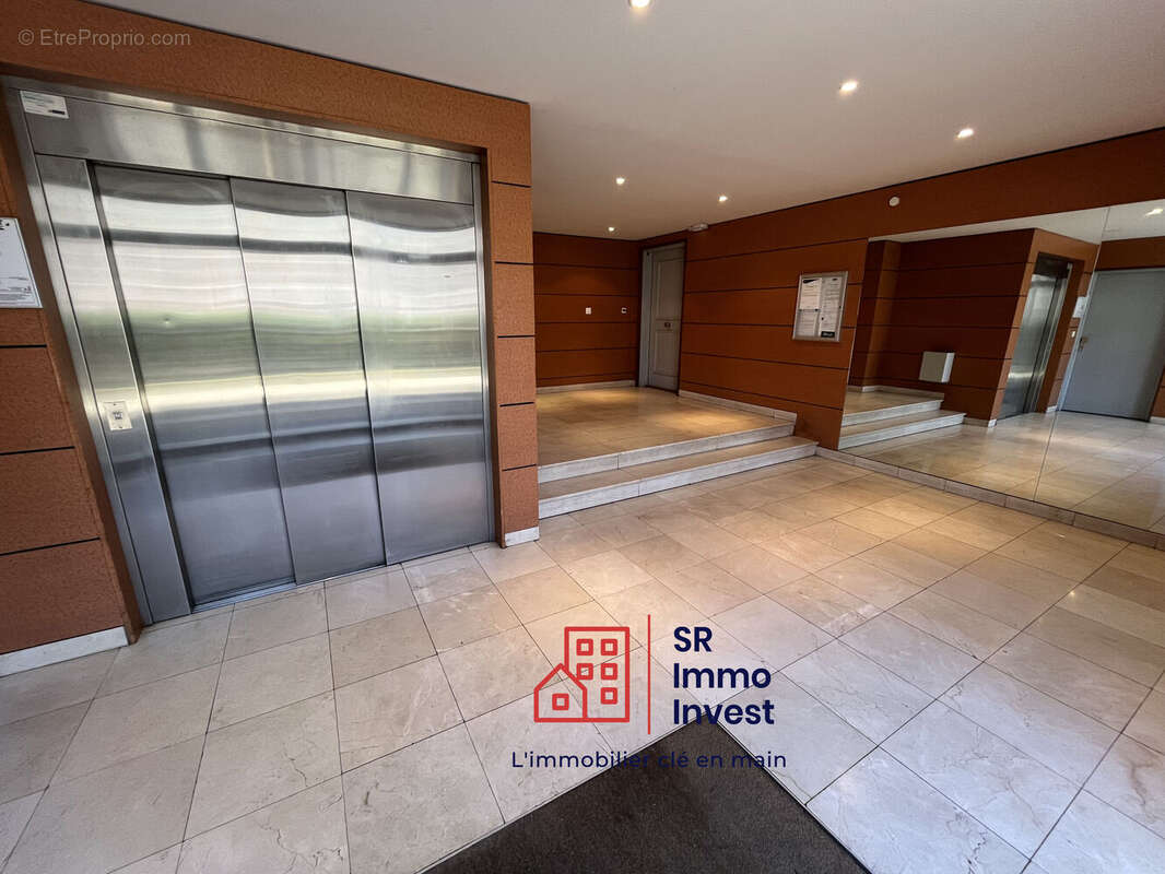 Photo 9 - Appartement à VILLEURBANNE