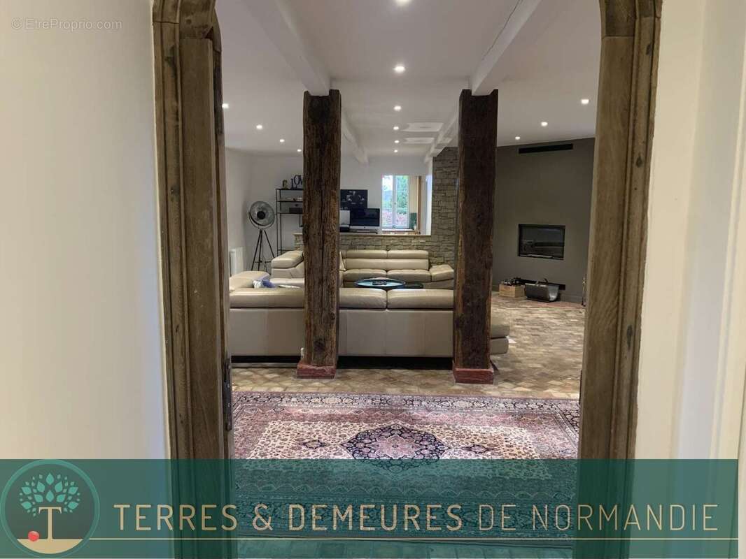 Maison à PONT-L&#039;EVEQUE