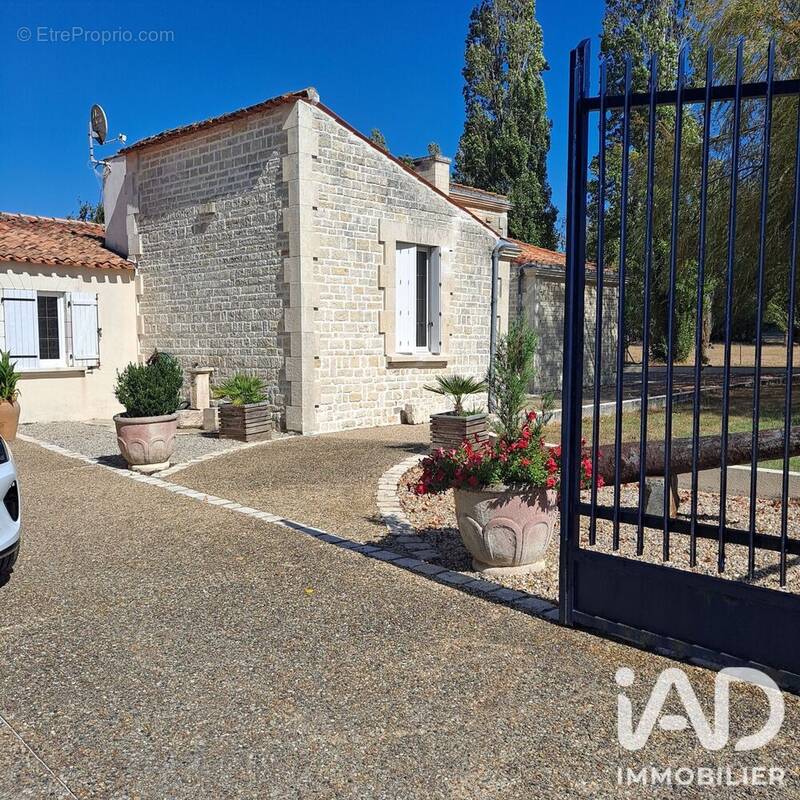 Photo 1 - Maison à TONNAY-CHARENTE